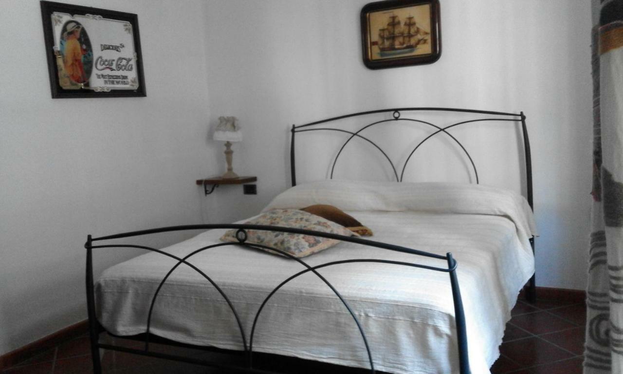 B&B Il Galileo Fornelli Bagian luar foto